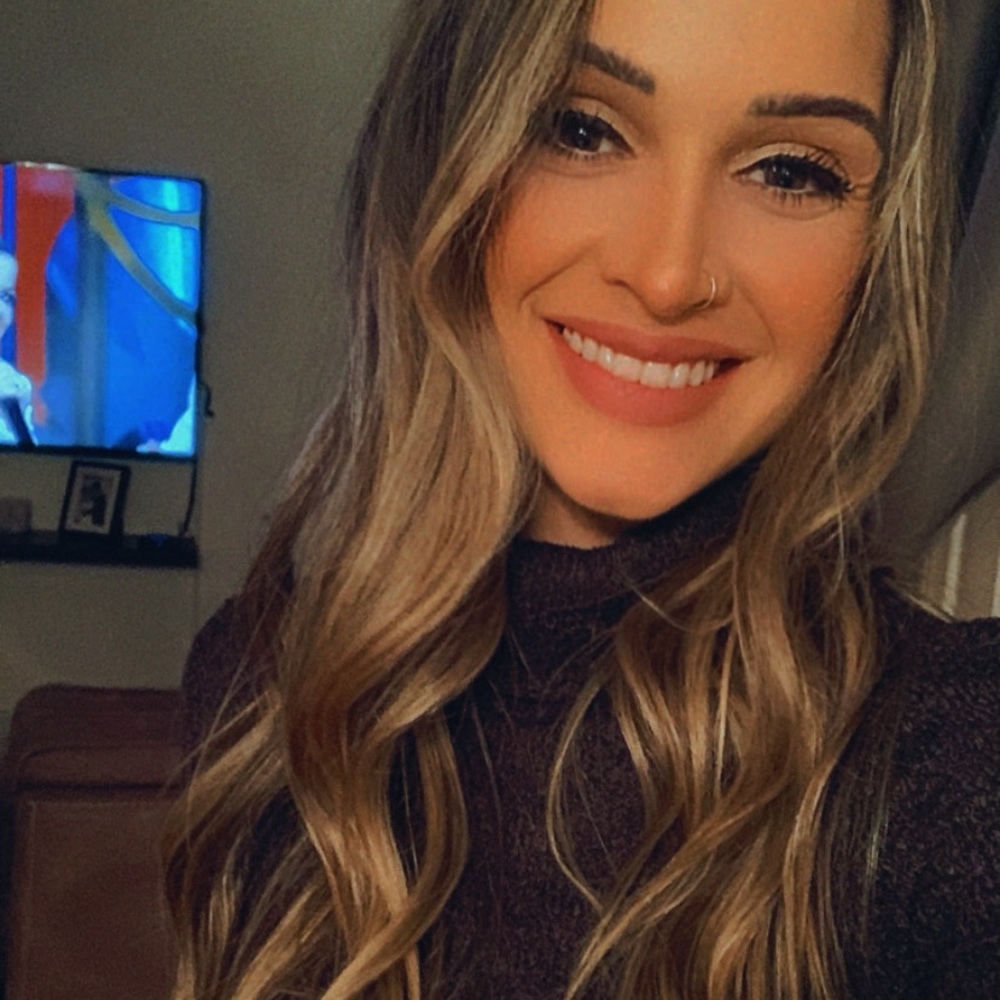 Meet your Posher, Gabriela